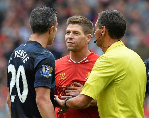 范佩西挂靴！回忆荷兰人一半天使一半魔鬼的经典瞬间