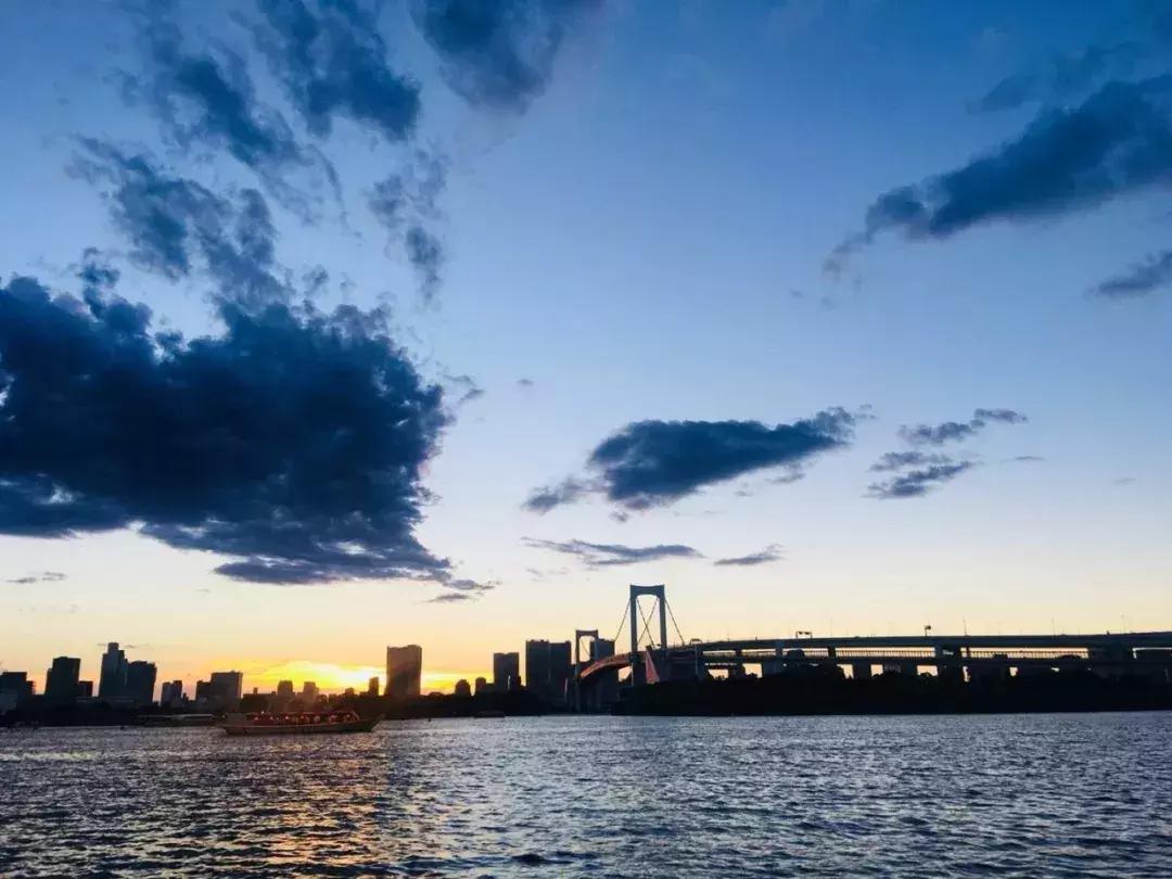 有人说一年去两次东京是刚需，为什么要把辛苦赚来的钱花在日本？