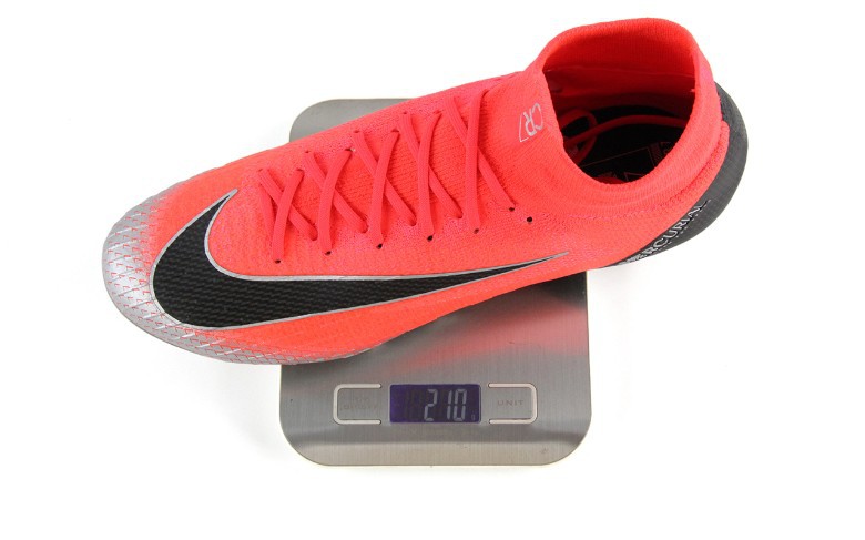 cr7最后一个版本,cr7足球鞋限定版