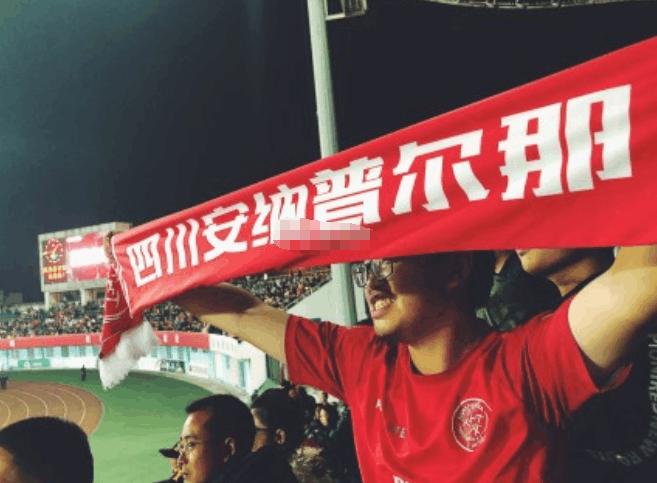 涓箼鑱旇禌鍐嶇幇鏆村姏鑲樺嚮,涓敳璧涘満鍙堣鏆村姏椋炶涪