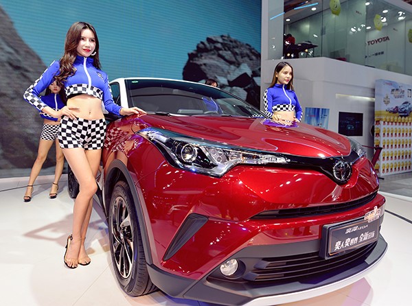 丰田2018新款小型suv奕泽,一汽丰田2021款奕泽奕享版落地价