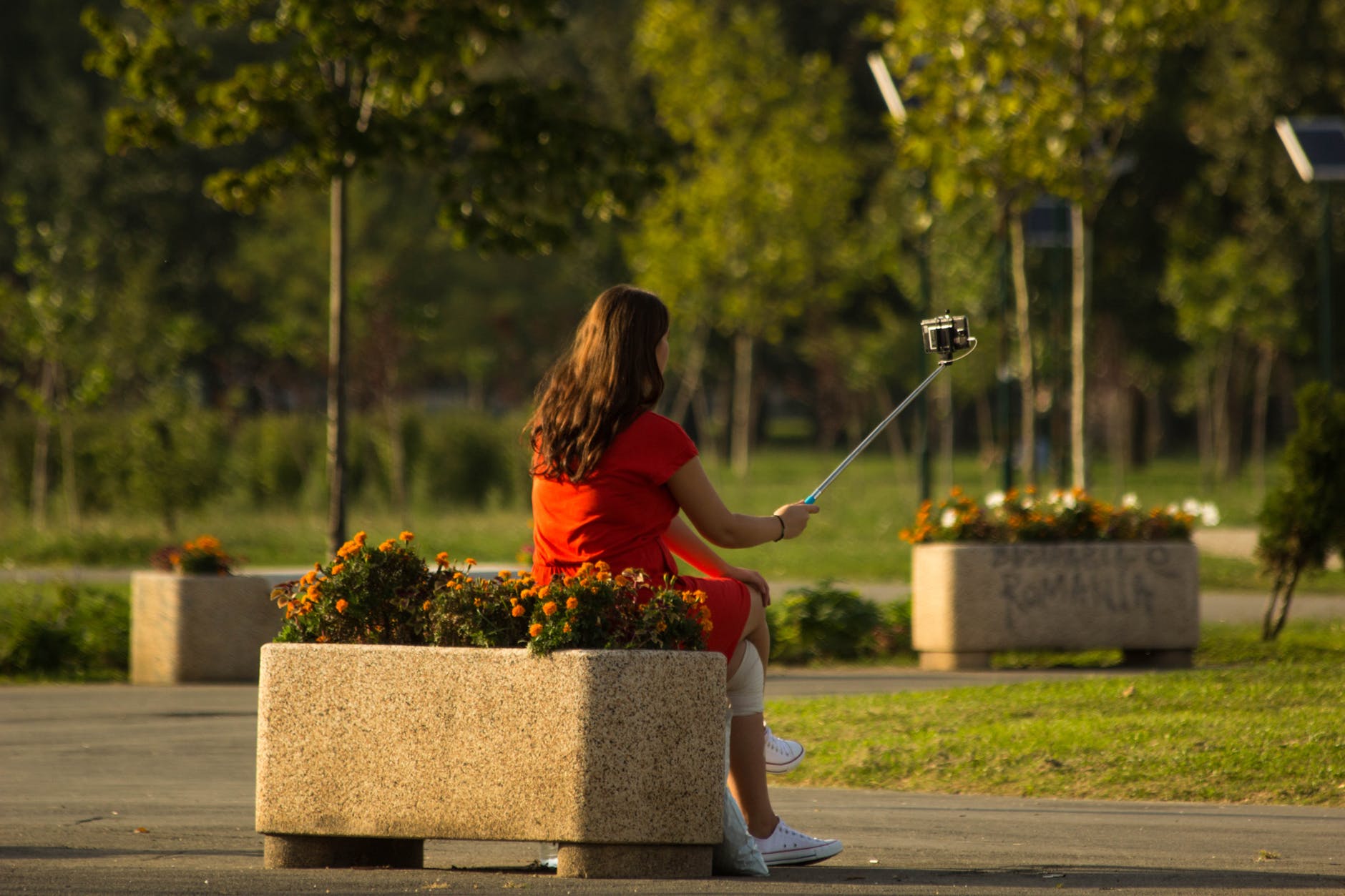 为何她想用“性”来换取“工作”