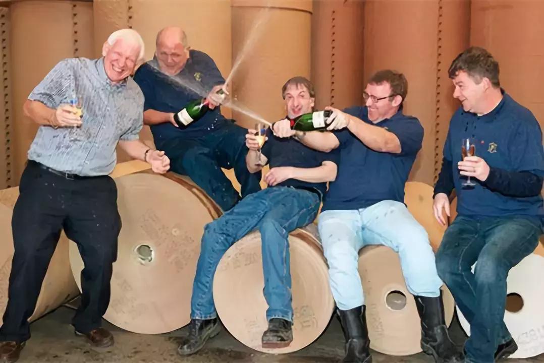 中彩票大奖的人有大福报吗,中彩票大奖是命中注定还是运气好