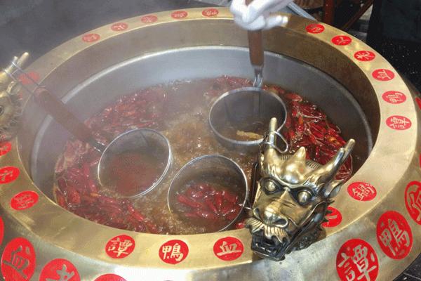 让成都大军堵车的「排队王」，魔都终于等到你！4.8折开鸿运！