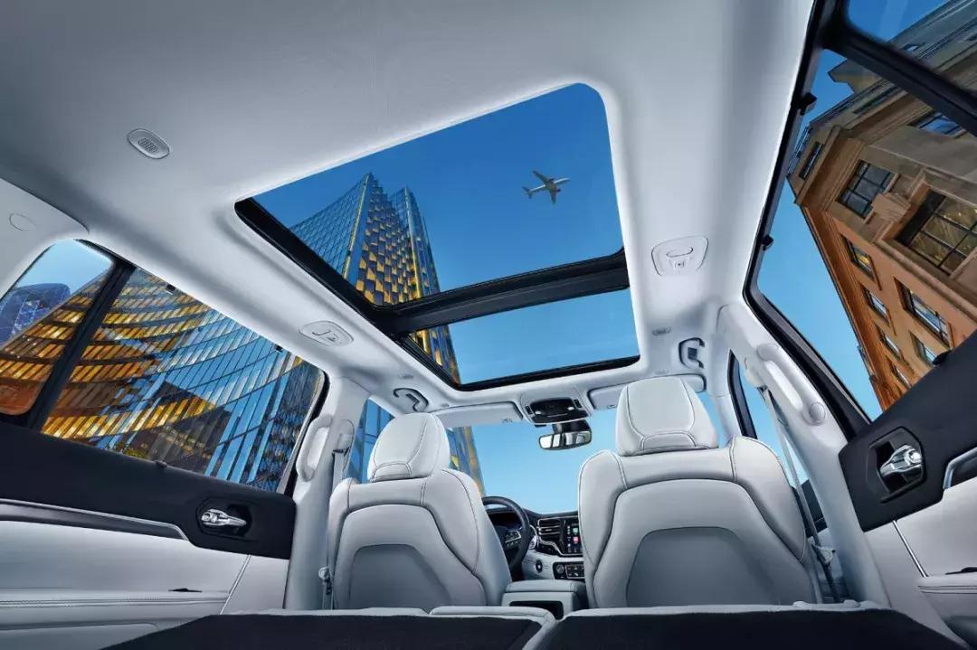 梁洪的私人订制丨用全知全能的Jeep指挥官，载一程惊喜与浪漫