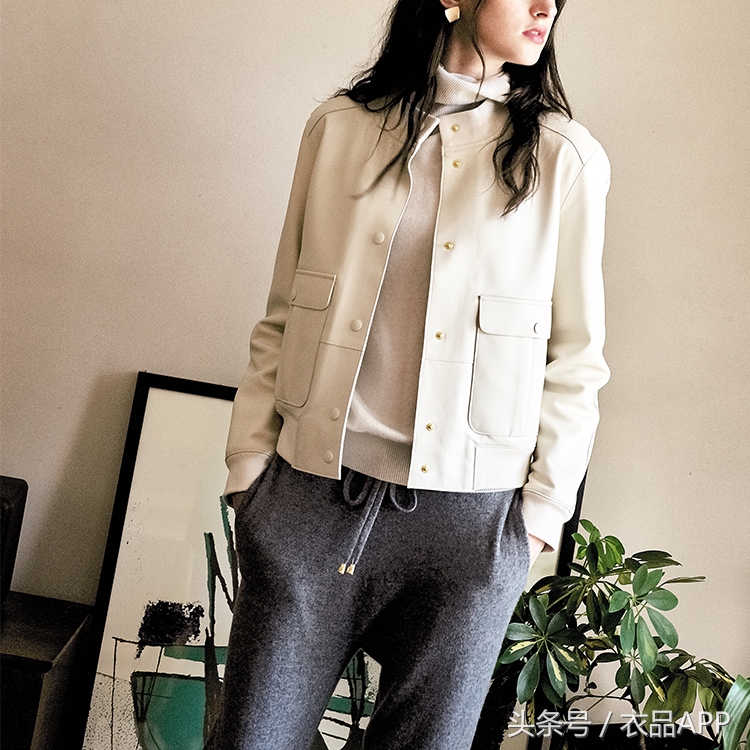 长大衣已经审美疲劳，小短款才更具生命力