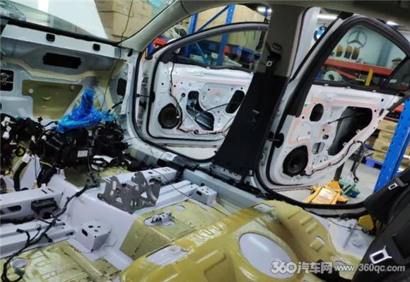 新车买回来里面的味道怎么能去除,为什么新车都有一股味道