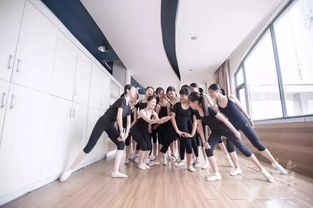 想去华英学校读书有什么办法,入读华英学校