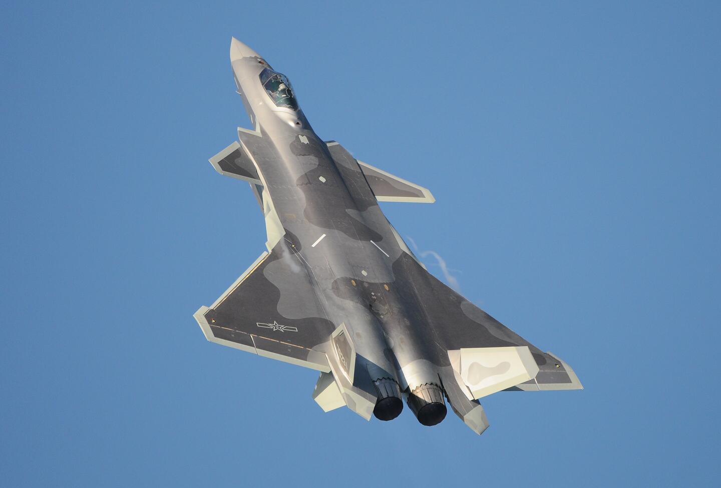 歼10b和苏35哪个强,歼10b和苏35哪个厉害