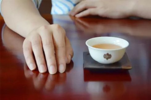 汽车喇叭语音一声二声代表什么,汽车喇叭按一声是什么意思