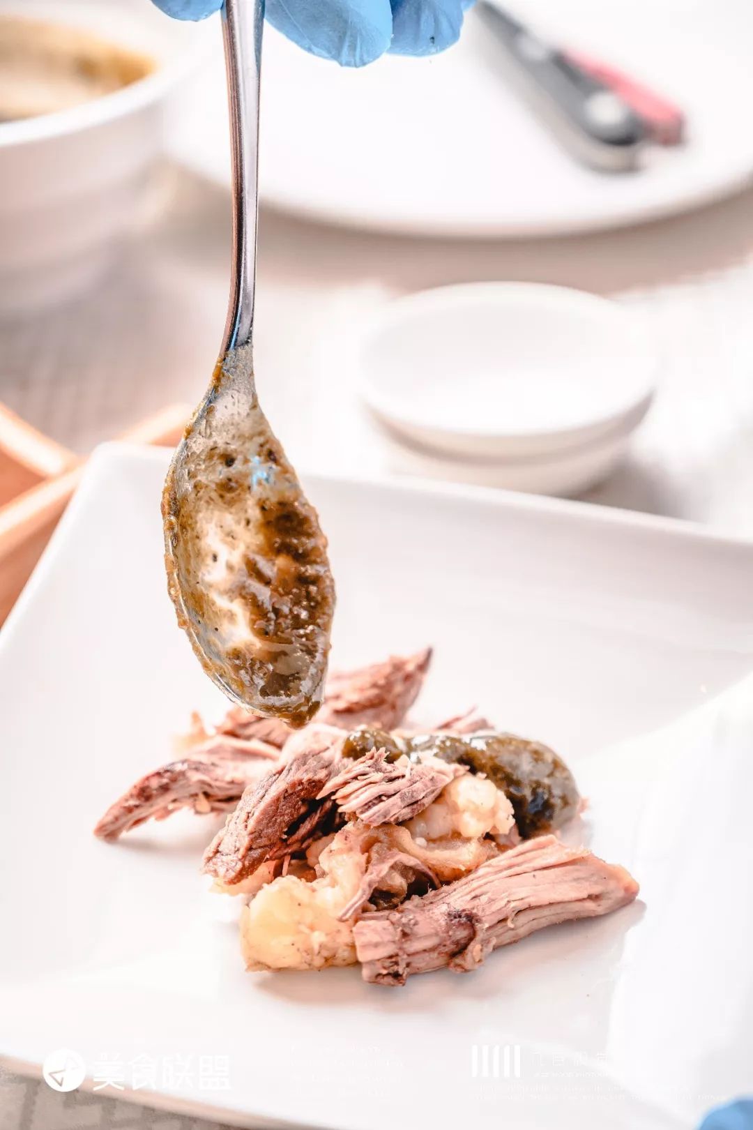 走进蒙古包吃烤羊美食,昆明必吃烤全羊好去处