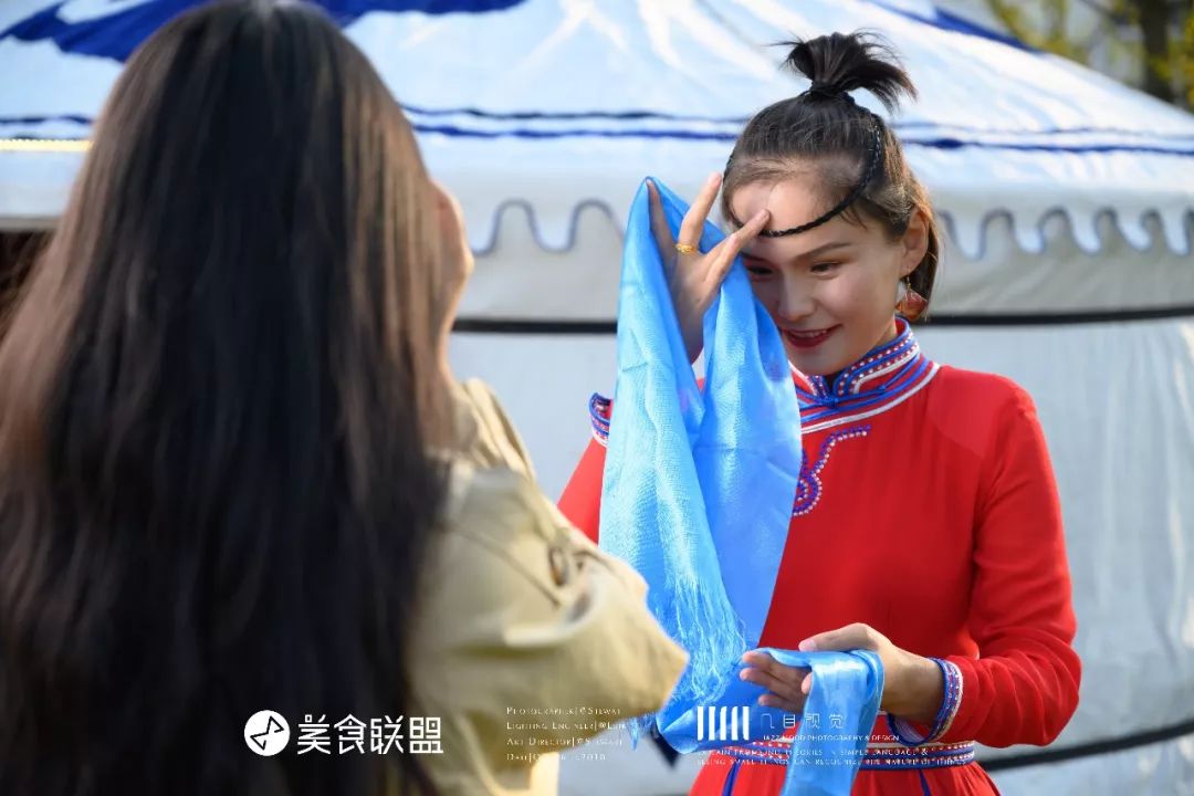 走进蒙古包吃烤羊美食,昆明必吃烤全羊好去处