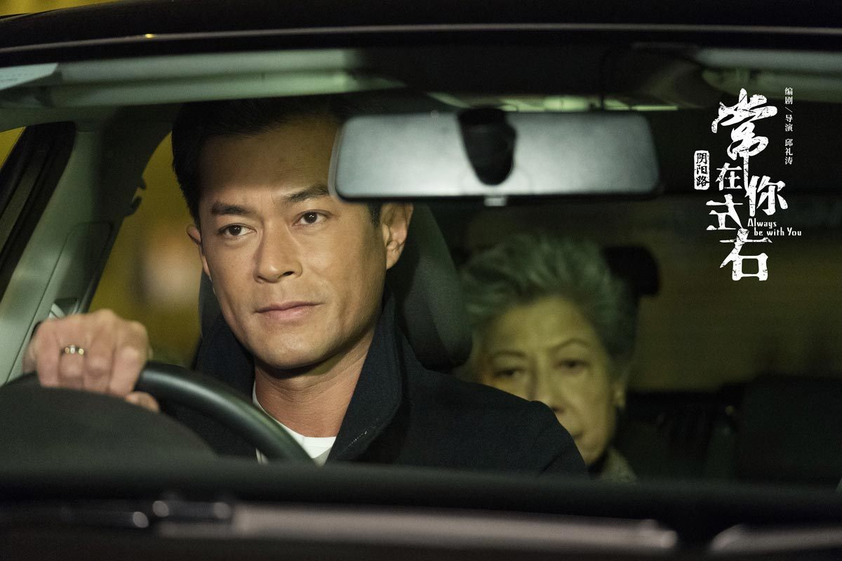 万圣节前夜电影经典恐怖片,一部票房超过5亿美元的恐怖片