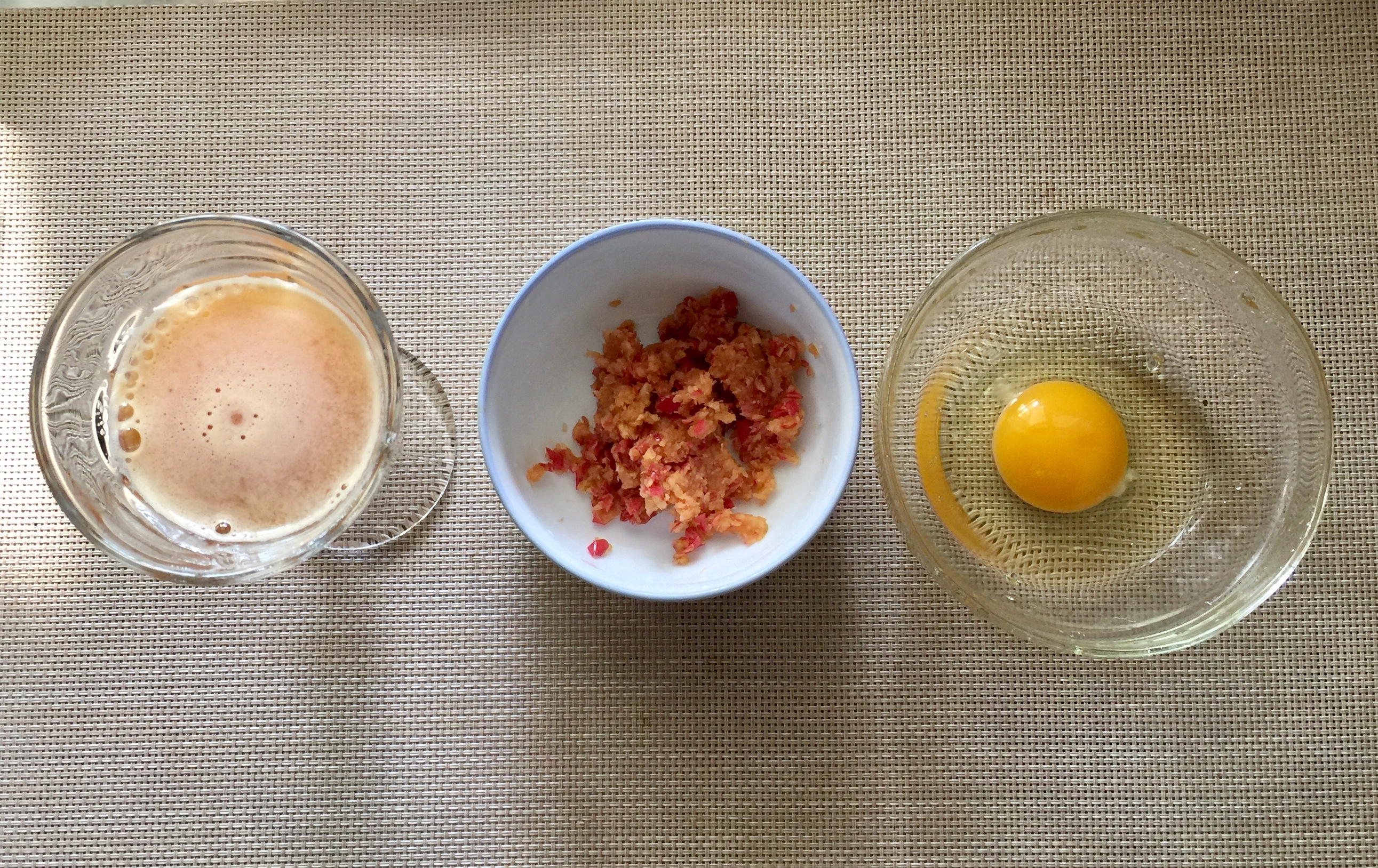 鲜榨柠檬梨汁热饮,榨一杯冰糖雪梨