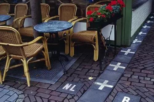 中国和老挝最奇葩的国界线,世界上最奇葩最贵的国界线