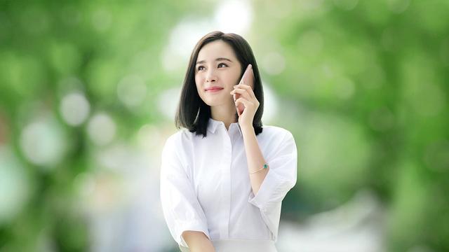 杨幂是一个拼命的人,34岁的杨幂不愧是带货女王