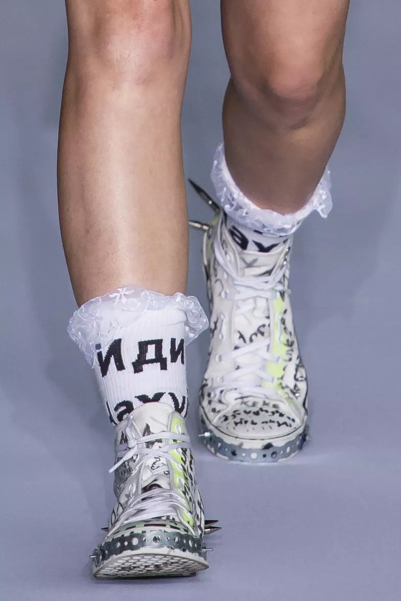 袜子怎样搭配才够舒适够时尚,袜子时尚搭配