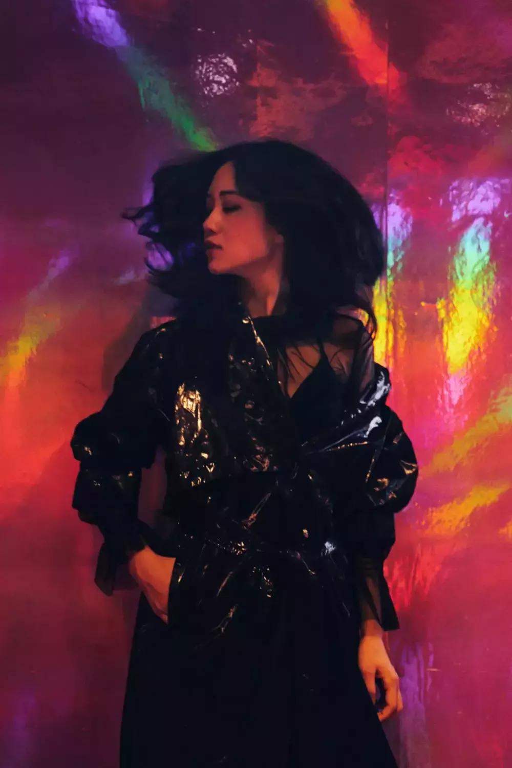 天啦噜！穿着唯品会衣服，我拍出了宇宙级别大片！