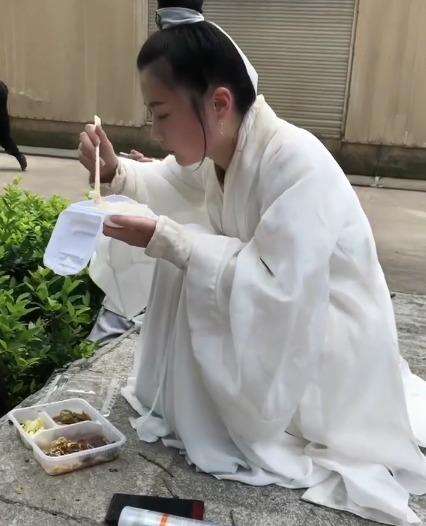 横店影视城当群演,横店群演的心酸生活