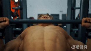 亚洲第一胸肌男练胸训练,加强练胸技术让你的胸肌大到爆