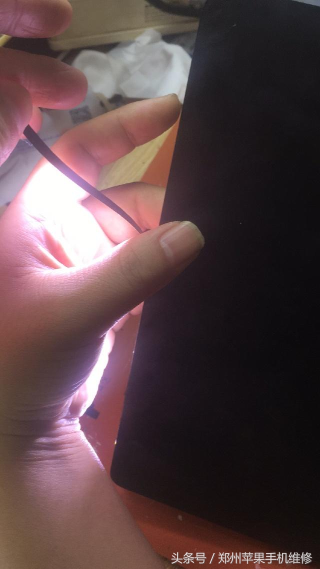 ipadair2屏幕黑屏怎么解决,ipadair2屏幕黑屏了怎么办