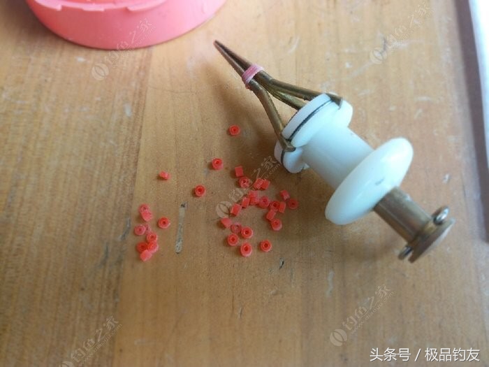 野钓红虫颗粒使用方法,冬季红虫野钓鲫鱼技巧