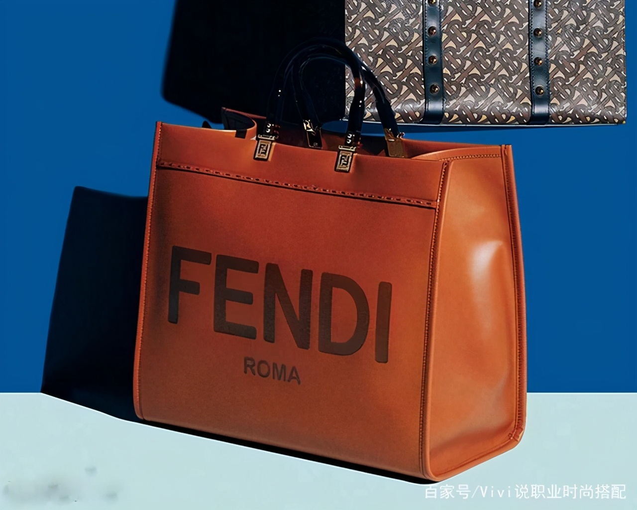 迪奥托特爆款,迪奥托特包金色字母