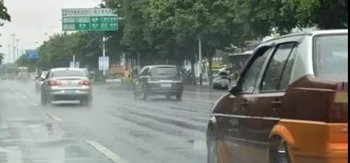 地方最新暴雨预警,黔南大到暴雨预警