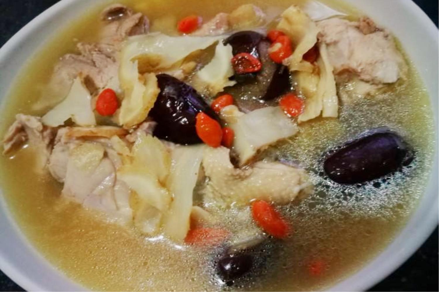 5岁女儿性早熟，竟然是因为常喝这个东西，你家可能还在喝