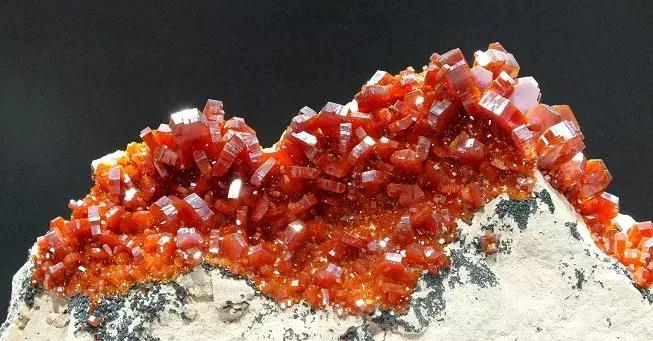 兵马俑身上白色的东西,兵马俑身上有多少种颜色