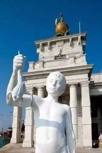 年度收藏家十大富豪,全球华人前十位的收藏家排名