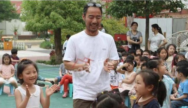 旭日阳刚落魄街头卖唱,旭日阳刚草根歌星组合