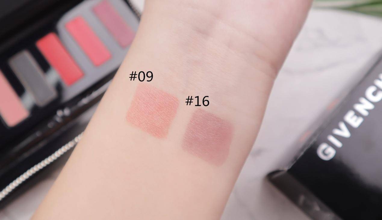 纪梵希唇彩口红,既是口红又是润唇膏