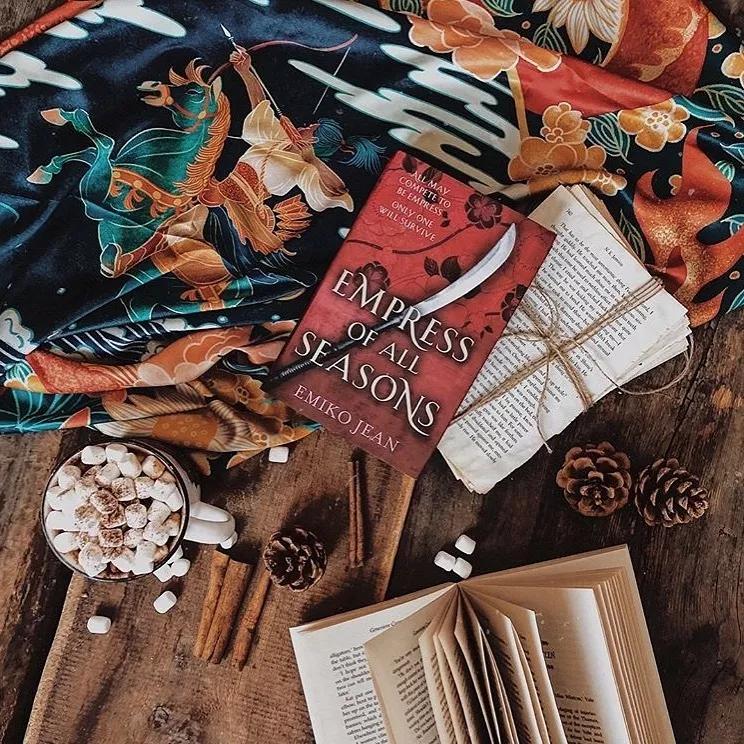 她画的这套《神秘博士》中国风系列，“美哭了”万千网友