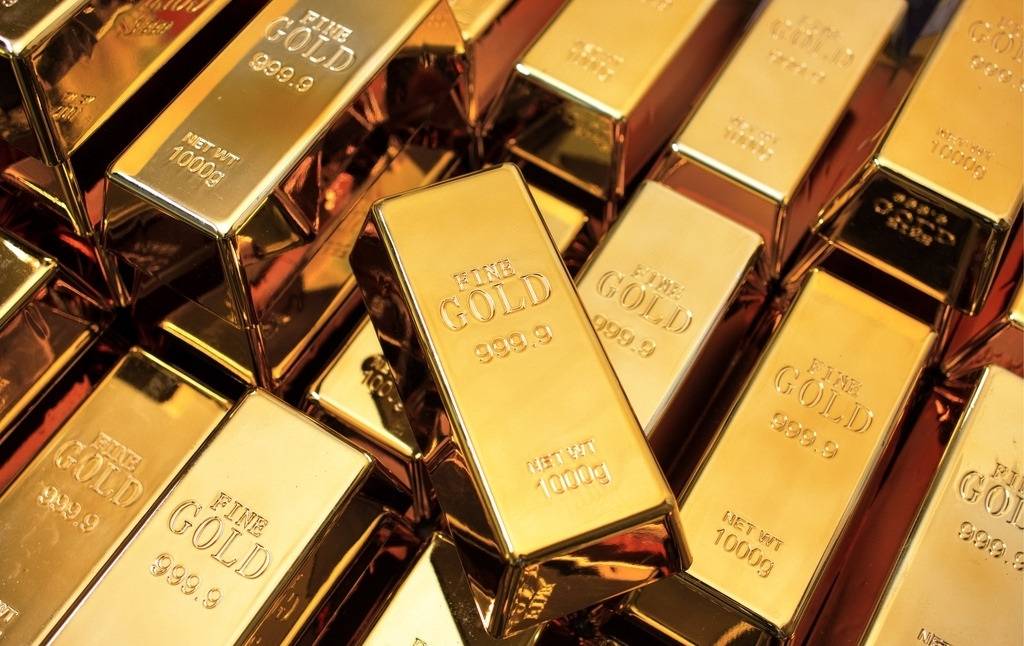 收黄金的价格根据什么来定,每天的黄金价格到底是谁来定的