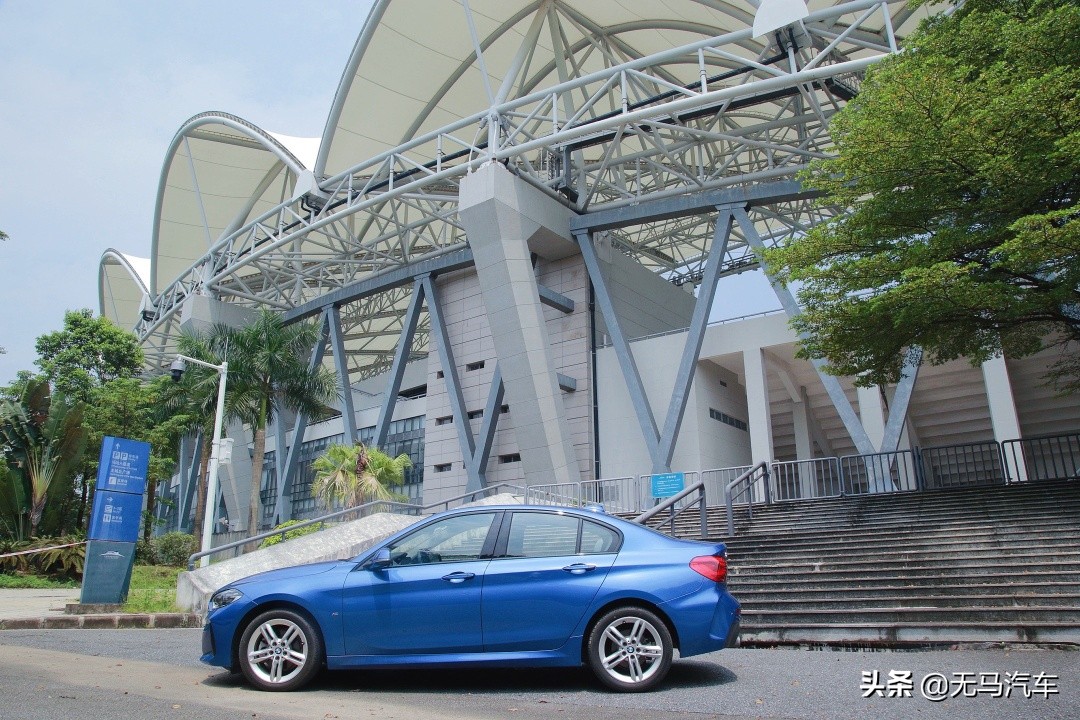 2013款宝马118i试驾视频,宝马118i时尚款值不值得买