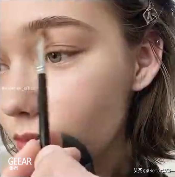 精致妆容的小技巧眉毛一定要浅,化妆眉毛如何对称好看