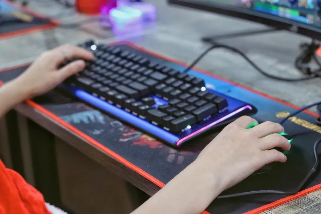 梅州摩登网咖,梅州科润网吧