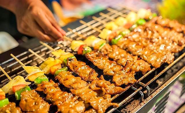 微波炉工作原理3d动画演示视频,微波炉和空气炸锅的原理一样吗