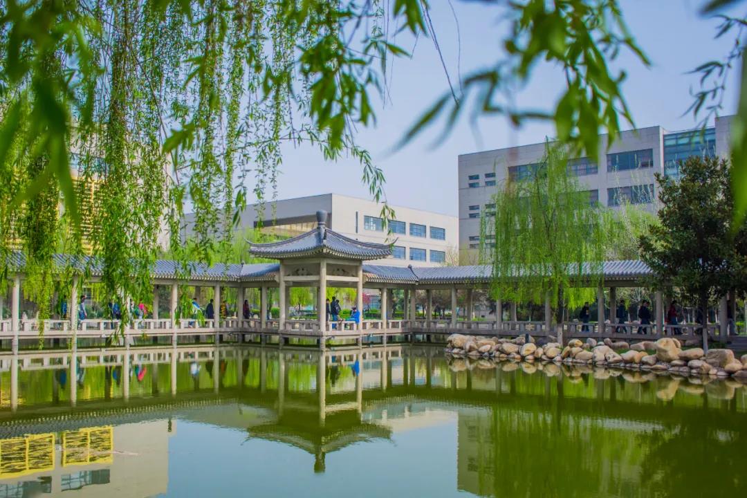 陕西最美大学之一!宿舍空调豪华配置,游泳馆、商业街一应俱全!