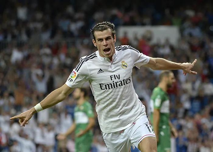 足球场激情对抗,现役11人最强足球球员组成的阵容