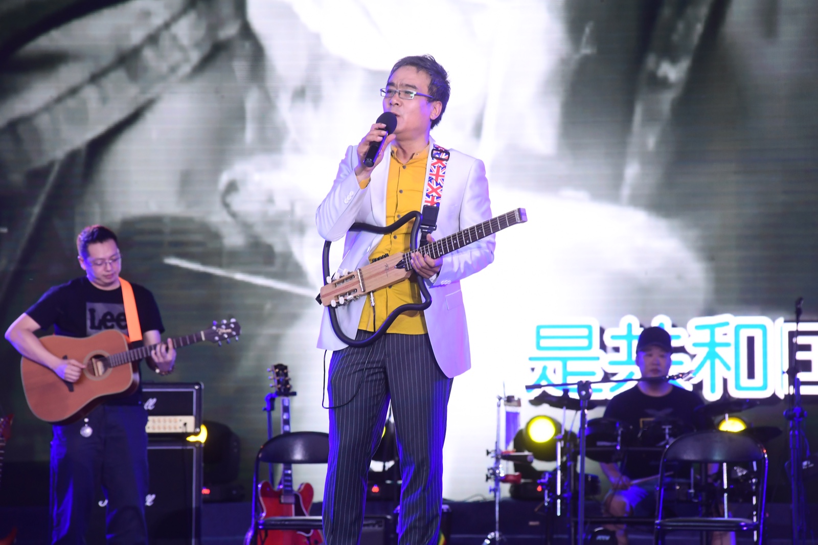 他用音符谱写出家乡的歌谣，来听——葛巍原创作品吉他演唱会