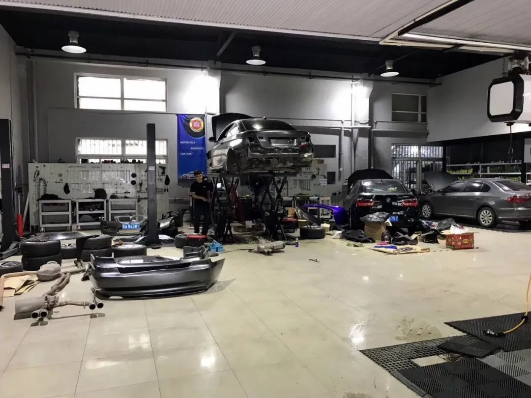 想学汽修技术去当学徒还是去职校,学汽修技术去汽修店当学徒