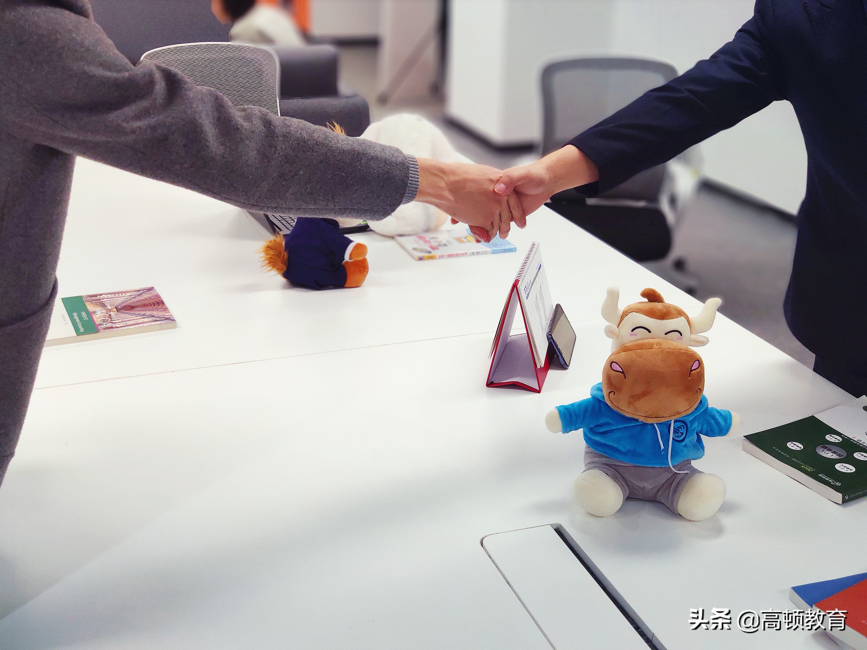 学会计去培训机构还是上班学,学会计的进什么央企