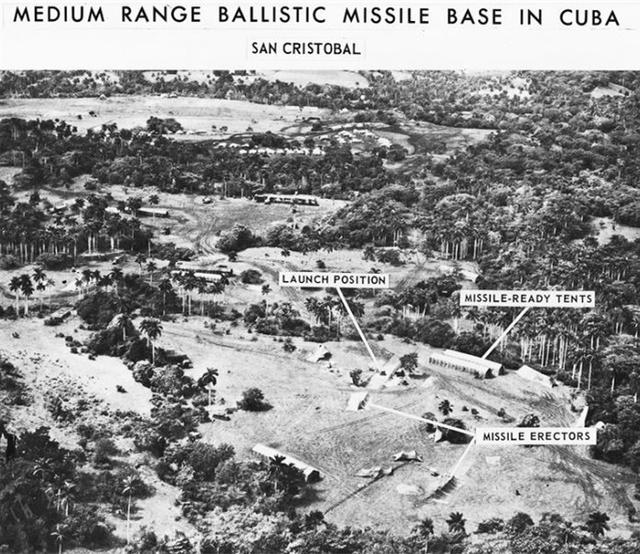 警察敢扣核弹运输车吗,20枚核弹导弹车被交警扣押