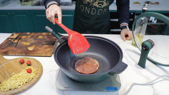 没有一口好锅,如何展现我大厨的手艺,七层昂贵涂层就为一口好锅