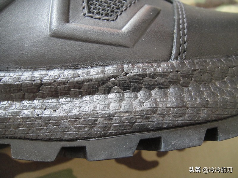 军靴有多舒服,军靴多厚硬不硬