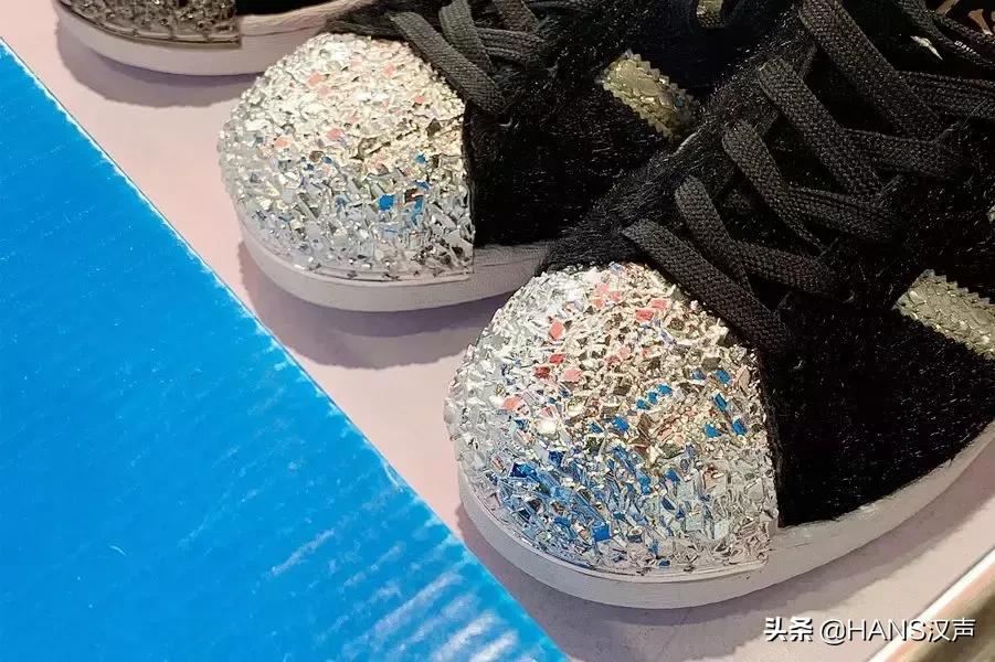 欢度315|在江汉路遇到5个山寨NB，4个假耐克和100个高仿鹿角巷