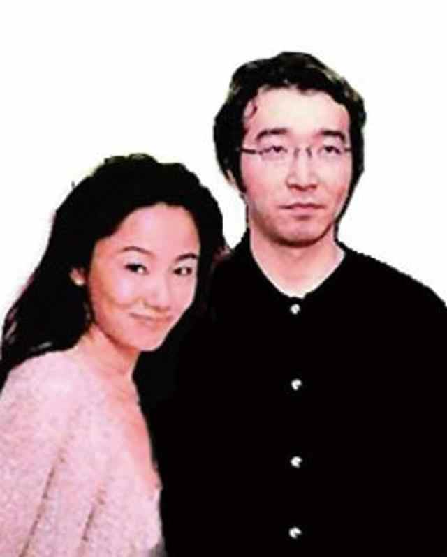 日本漫画家有多爽？躺着月入百万还能娶声优、偶像和coser