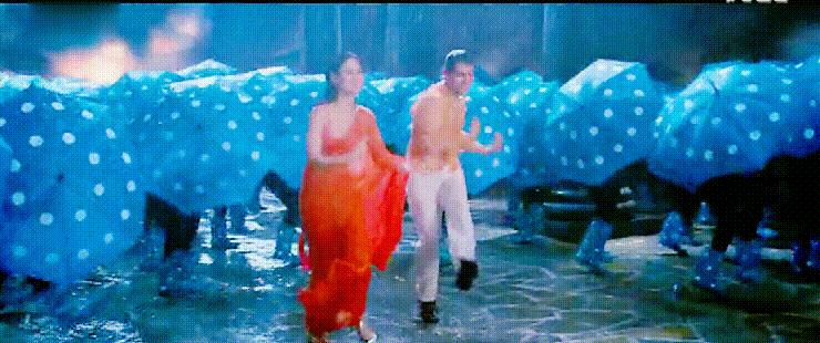 还记得当年的三傻组合吗爱情公寓,卡琳娜卡普尔三傻